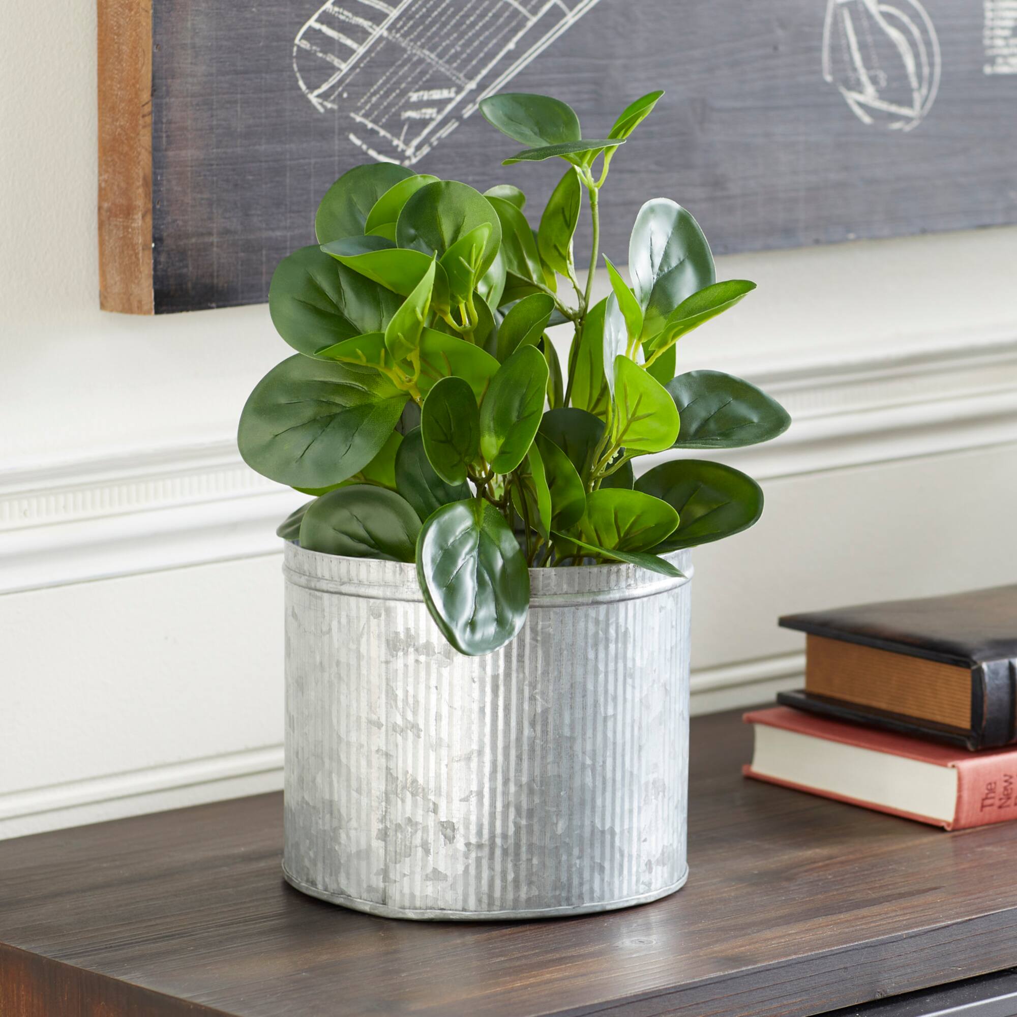 Green Plastic Traditional Artificial Foliage, 10" x 7" x 13"
